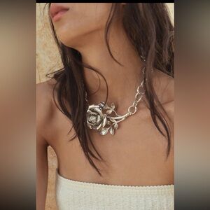 Zara 3D rose chain necklace